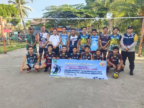 Turnamen Volly Cup Dalam Rangka Memperingati HUT Ke 78 Di Lapangan VOLLY Desa Tanah Abang Pali