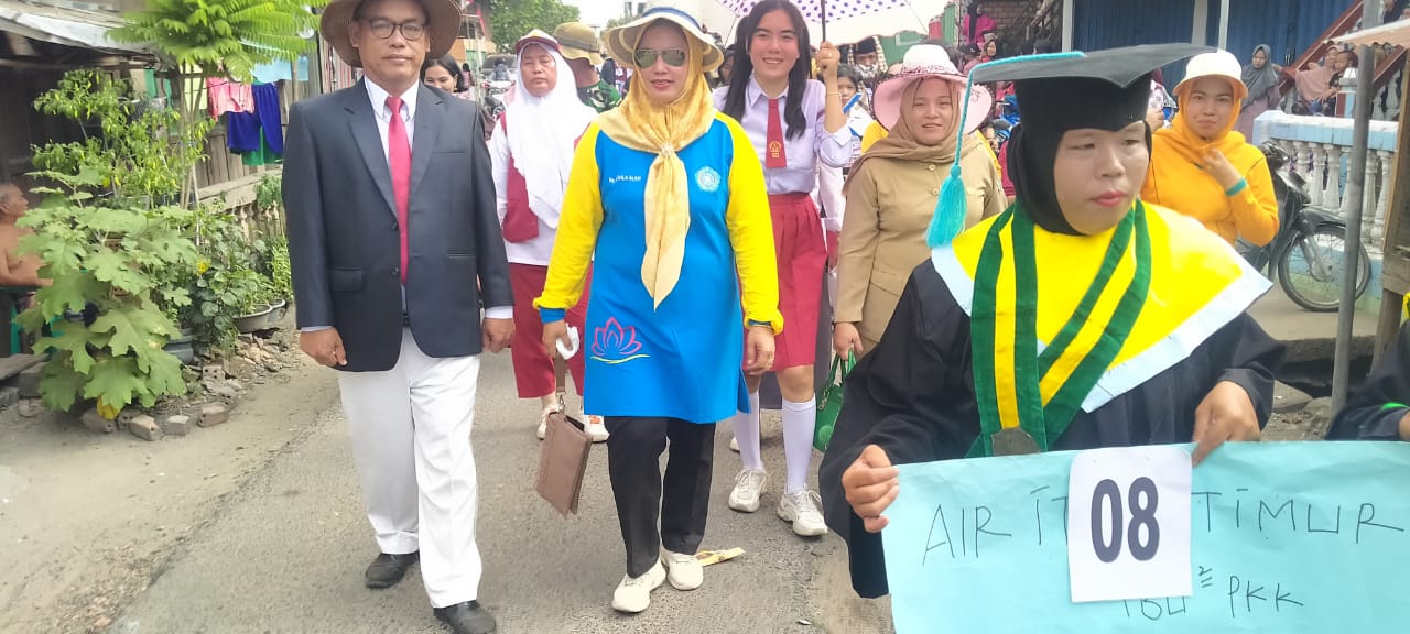 Kemeriahan Yang Dilakukan Peserta Karnaval Untuk Memeriahkan HUT RI Ke-78