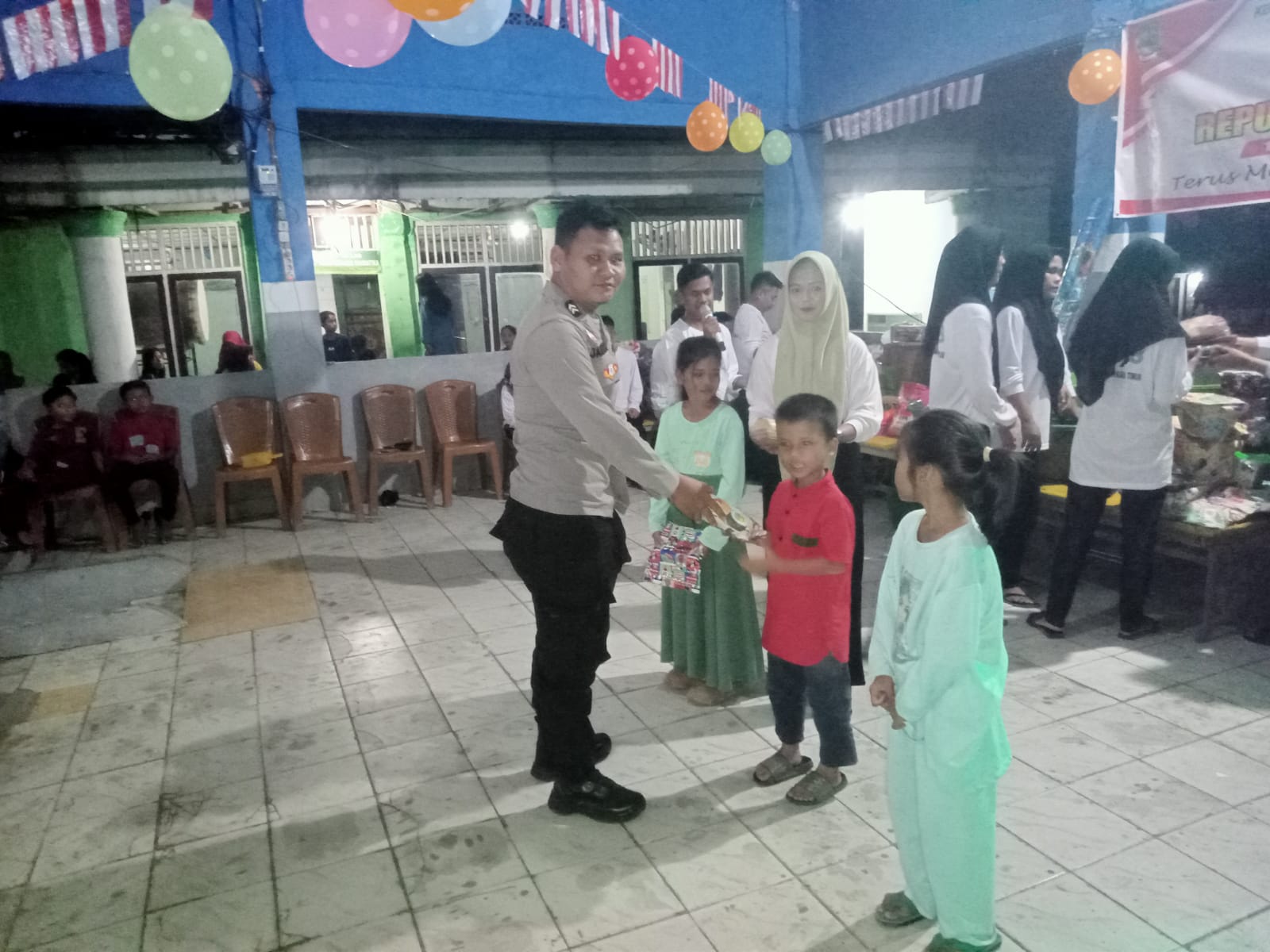 Polsek Penukal Abab Menghadiri Penutupan Lomba, Sekaligus Pembagian Hadiah HUT RI Ke 78