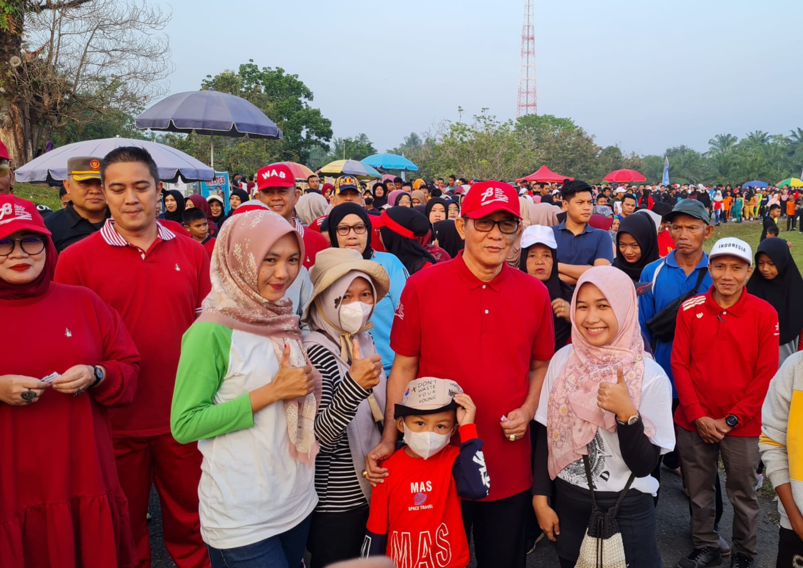 Bersama Bupati Heri Amalindo, Ribuan Warga PALI 'Tumplek' ke Jalan 