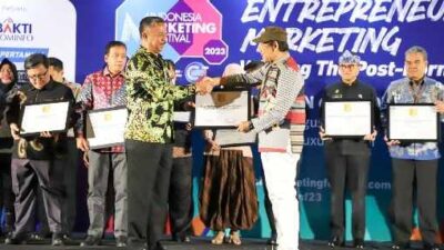 RSUD Kabupatan Bekasi dan dua OPD mendapatkan Penghargaan Public Sevices Award Of The Year Jawa Barat 2023