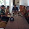 Menyambut HUT RI Ke-78, Babinsa Prajekan Ajak Seluruh Elemen Saling Membantu