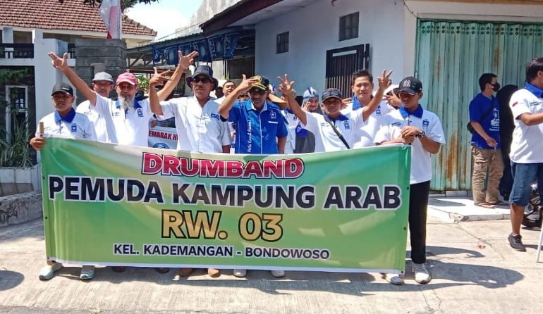 Anggota DPRD Bondowoso dari PAN, H Malik At Tamimi Sebar Migor ke Warga Kademangan