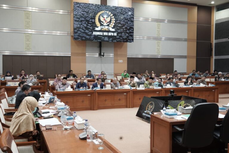 Raker dengan DPR, Menag Usul Kenaikan Honor Penyuluh Agama Non-PNS