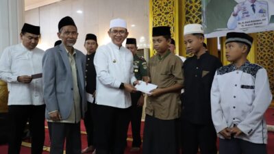 Santuni 500 Yatim Piatu, Pj Bupati Bekasi Berharap Berkah Kabupaten Bekasi Sejahtera dan Selamat dari Bencana