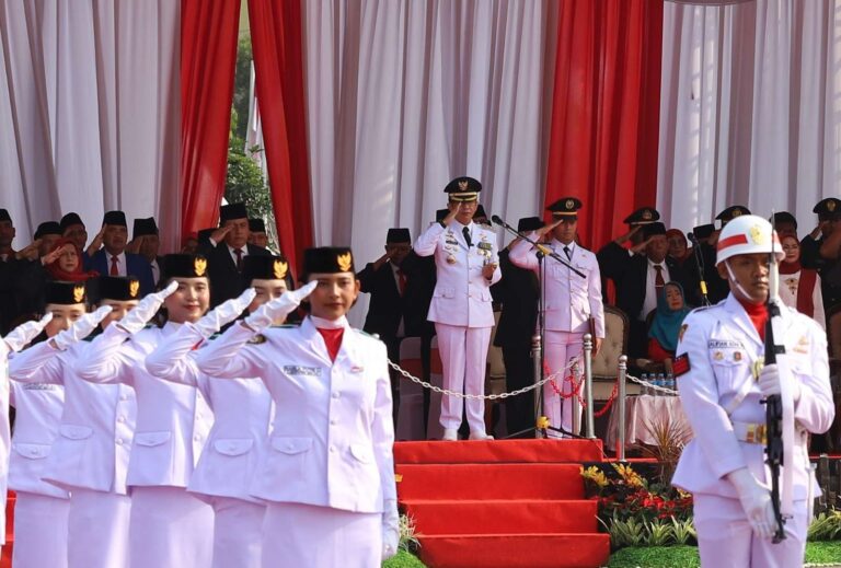 Pimpin Upacara HUT RI Ke-78, Dani Ramdan Bangga Kabupaten Bekasi Jadi Bagian Perjalanan Bangsa Indonesia