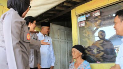 Kades Cibatu Apresiasi Program Bedah Rumah Polwan Polres Metro Bekasi