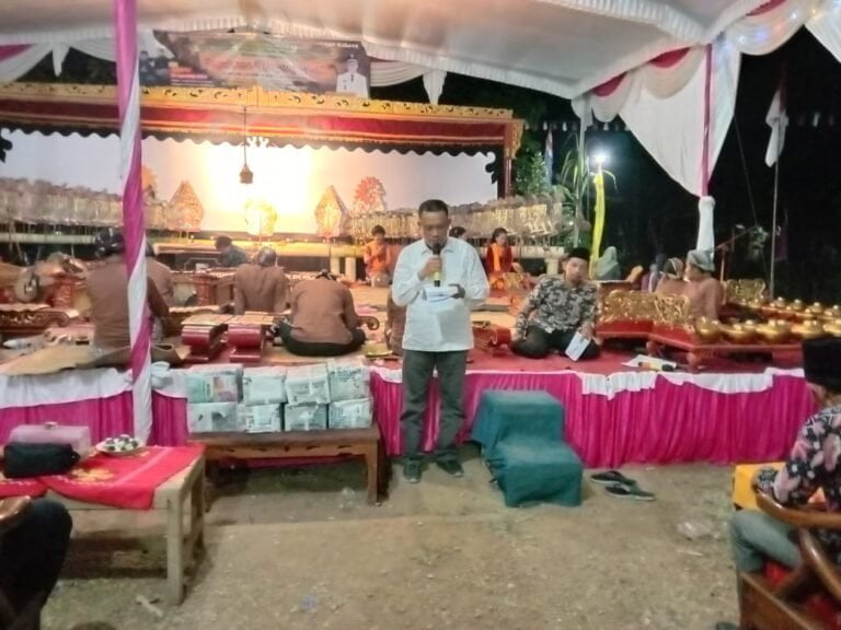 H. Sofyan,SP.M.M Mewakili Bupati dan Wakil Bupati Lampung Utara Menghadiri HUT RI Ke -78 di Desa Kemalo Abung.