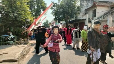 Kemeriahan Kirab Budaya Kelurahan Pandean Kecamatan Mejayan Kabupaten Madiun Dalam Rangka Bersih Desa