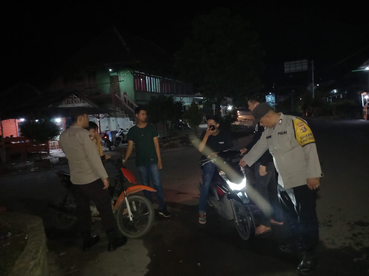 Polsek Penukal Abab IPTU Arzuan SH Lakukan Giat KRYD Polsek Penukal Abab IPTU Arzuan SH Lakukan Giat KRYD