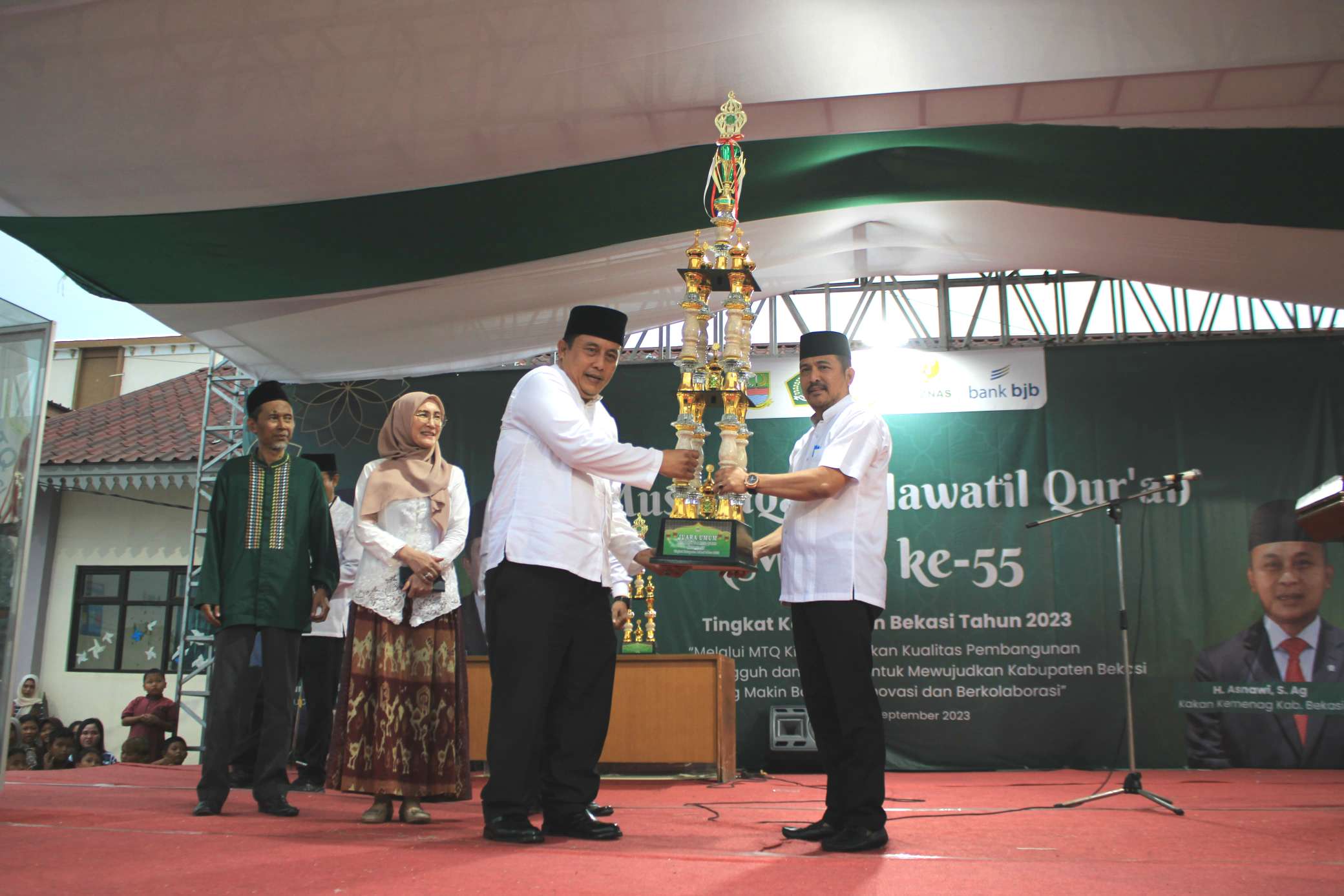 Cikarang Barat Boyong Trophy Juara Umum MTQ ke-55 Tingkat Kabupaten Bekasi
