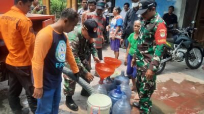 BPBD dan FPRB Distribusikan Air Bersih Bagi Warga Desa Bantarjaya