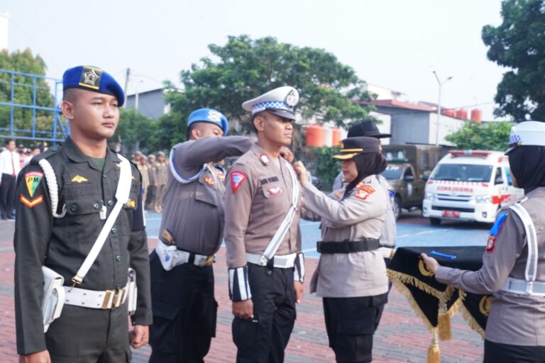 Wakapolres Metro Bekasi Pimpin Apel Gelar Pasukan Operasi Zebra Jaya 2023