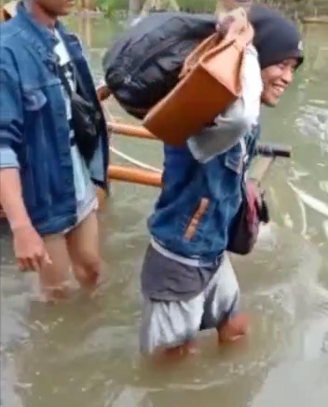 Selalu Jadi Langganan Banjir, Warga Sukamakmur Minta Pemkab Bekasi Tingkatkan Tanggul Kali Ciherang