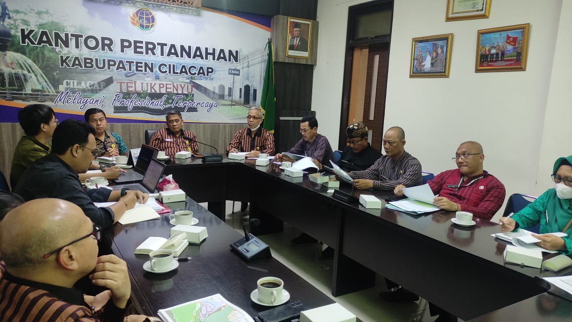 LindungiHutan Berkoordinasi dengan ATR/BPN Kabupaten Cilacap Terkait Pengelolaan Kawasan Hutan Mangrove