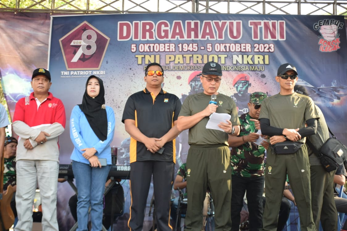 Semarakkan HUT ke 78 TNI, Kodim 0822 Bondowoso Gelar Jalan Sehat Dengan Doorprize Sepeda Motor