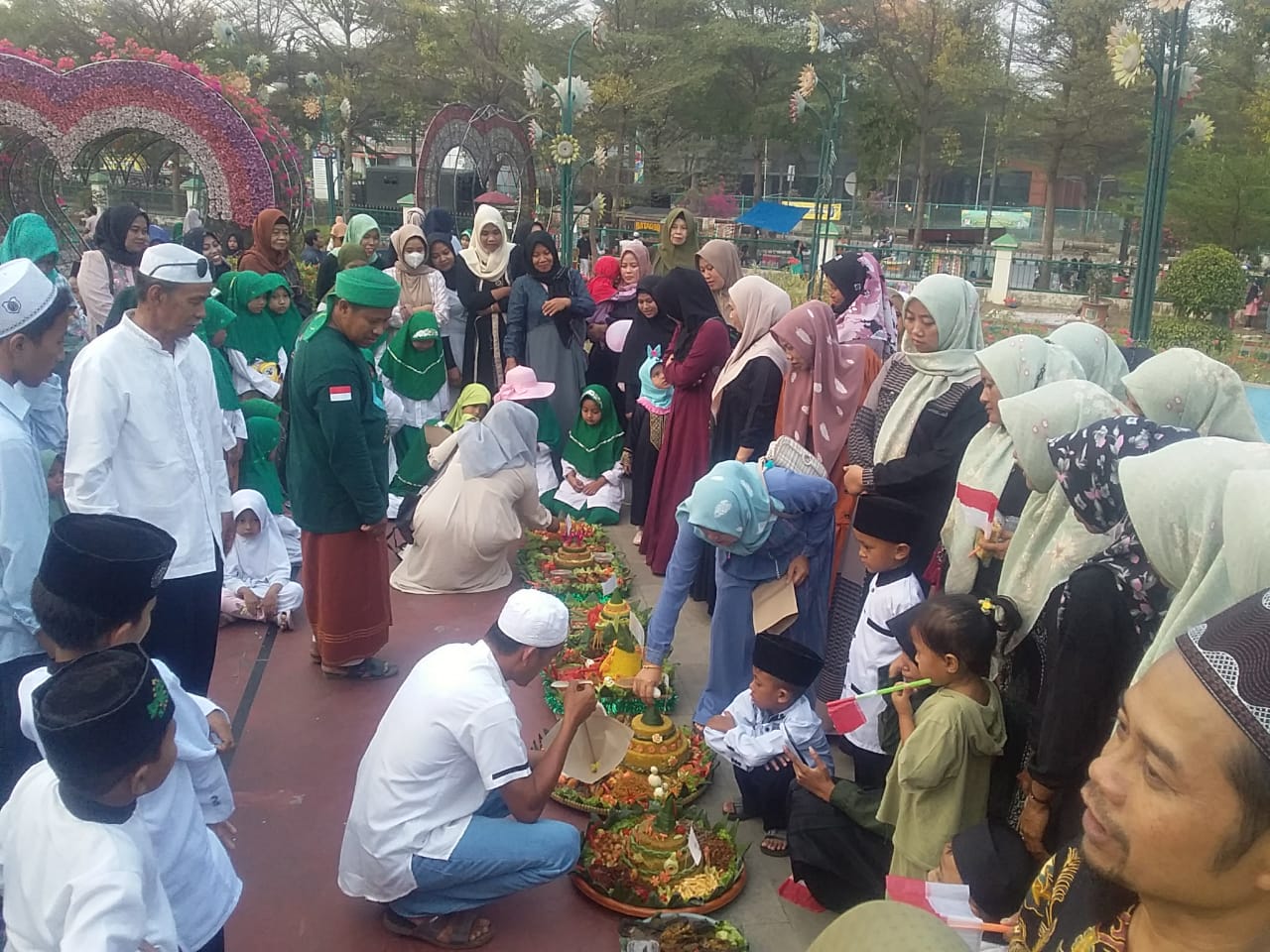 Pawai Ta'aruf dan Lomba Tumpeng Meriahkan Hari Santri Bersama Kelompok Belajar Madrasah Darussalam Annajah Bojongmangu