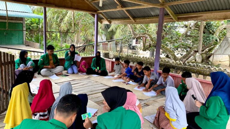 KKN PPM Unimal  Kelompok 94 Buka Les Bahasa Inggris Bagi Anak Desa Meunaseh Rayeuk Kec.Nisam