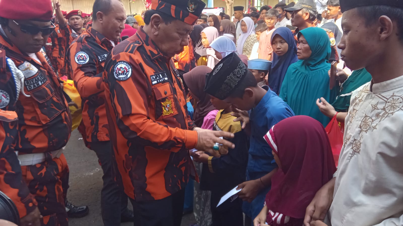 Peringati Harlah Pemuda Pancasila ke 64 Tahun, MPC Kabupaten Bekasi Santuni Ratusan Yatim