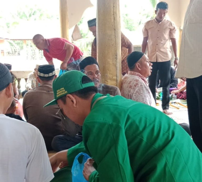 Kelompok 104 KKN-PPM Unimal Ikut Andil Kegiatan Kenduri Blang di Desa Cot Euntung, Kecamatan Nisam