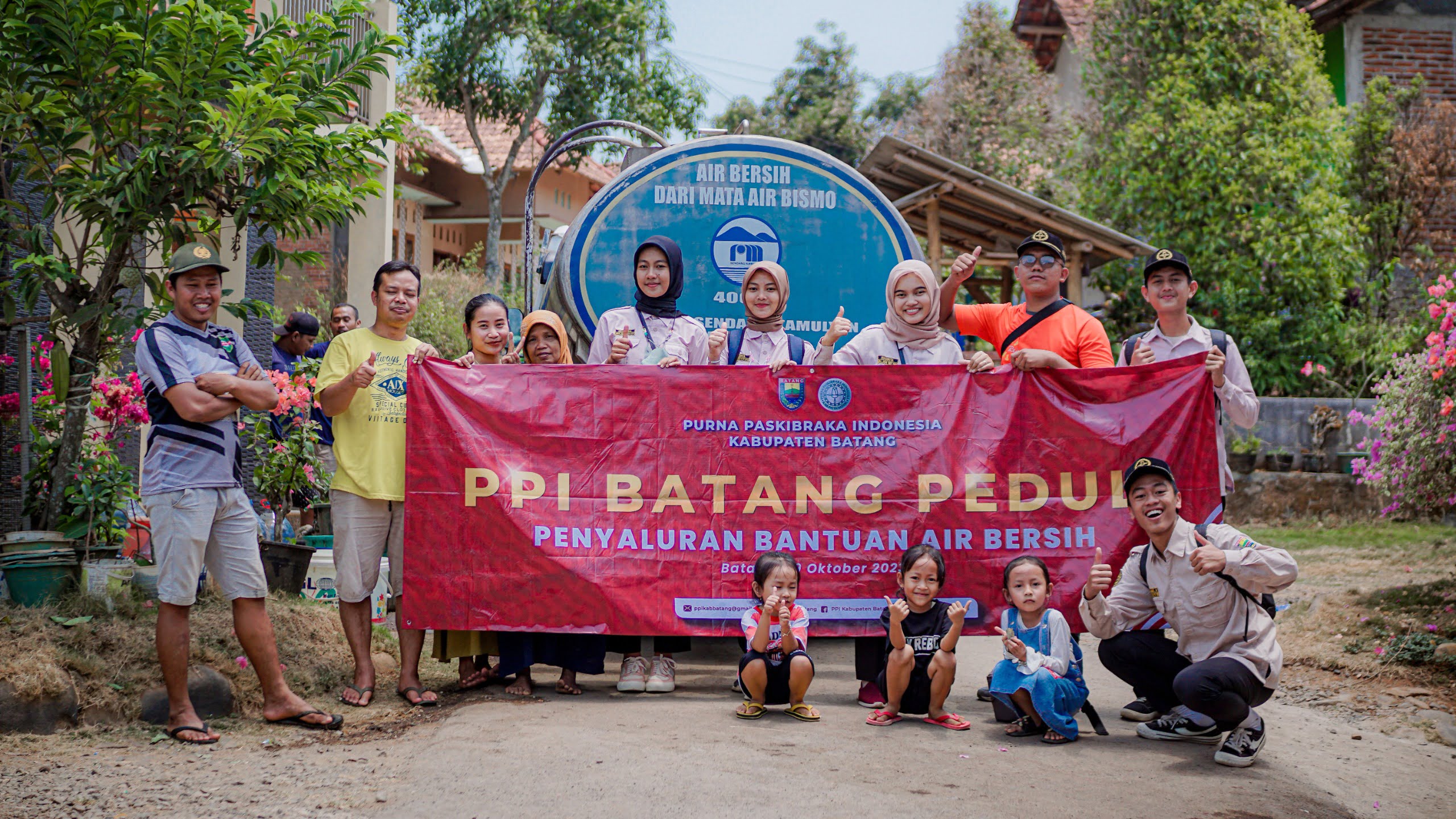 Purna Paskibraka Batang Salurkan Air Bersih untuk Mengatasi Krisis di Wilayah Kabupaten Batang