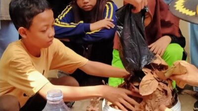 Olah Limbah Jadi Kompos, Pelajar SMP N 3 Subah Batang Berperan Aktif dalam Pemberdayaan Lingkungan