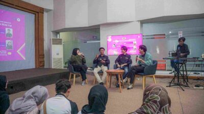 Kunjungan UKM REM FM UNNES ke RRI Semarang Kuatkan Koneksi dan Inovasi