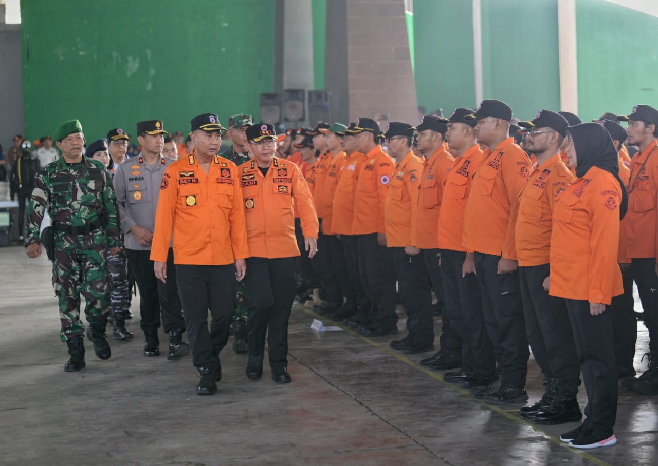 Puncak Musim Hujan Waspada Banjir Longsor, Bey Machmudin Minta Kabupaten dan Kota Lakukan Langkah Pencegahan