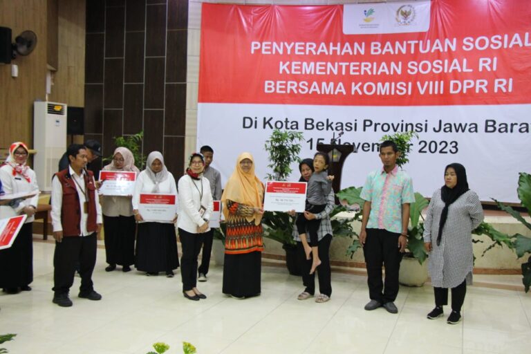 Inilah Harapan Komisi VIII DPR RI dan Kemensos Salurkan Bantuan Keluarga Penerima Manfaat