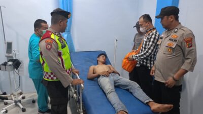 Personil Kepolisian Gabungan Polres Langsa Renpon Cepat Seorang Pria Panjat Tower Telkom Diduga Gangguan Stres Dan Berhasil