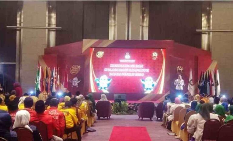 Komisi Pemilihan Umum (KPU) Kabupaten Karawang mengadakan acara Deklarasi dan Konsolidasi Kampanye Damai 2024 pada hari Senin, 27 November 2023.