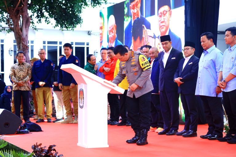 Kapolri Hadiri Deklarasi Kampanye Pemilu Damai di KPU