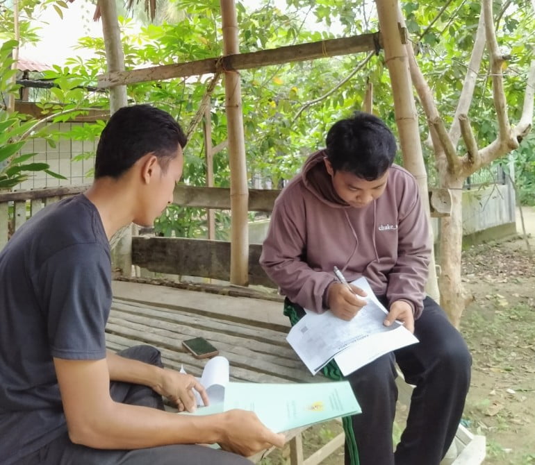 KKN Kelompok 11 Unimal, Bantu Lakukan Sensus Penduduk Gampong Teupin Banja.