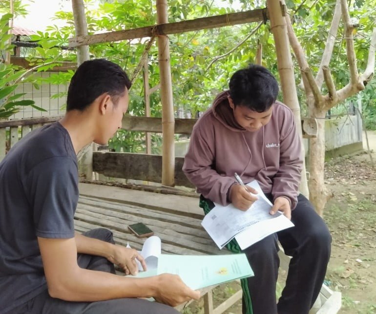 KKN Kelompok 11 Unimal, Bantu Lakukan Sensus Penduduk Gampong Teupin Banja.