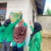 KKN K162 Unimal Inisiasi Pasang Papan Tamu Wajib Lapor di Gampong Meunasah Dayah