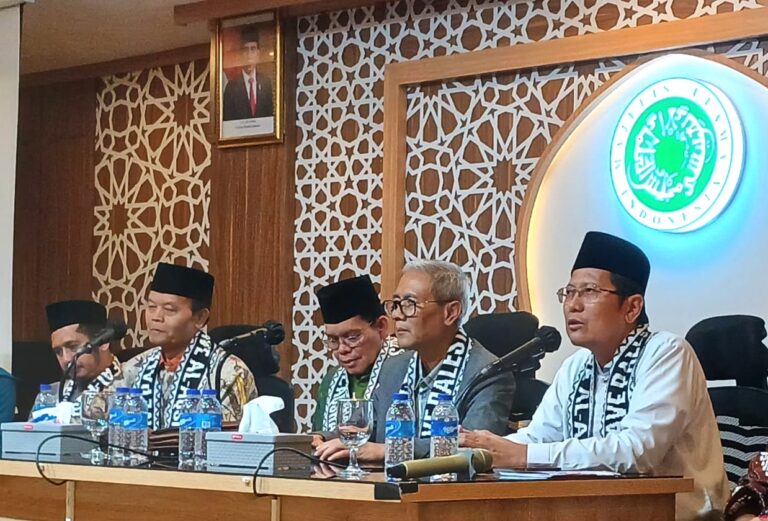 Kiai Cholil Nafis: Kita Berkumpul 5 November di Monas, Bukti Indonesia Kutuk Pelanggaran Kemanusiaan di Palestina