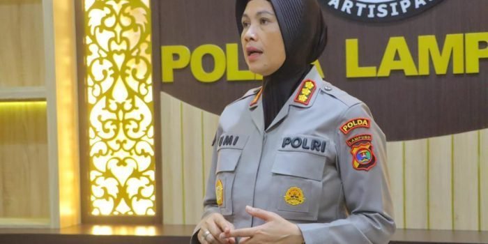 Viral Wisudawan Bawa Spanduk Minta Usut Pembunuhan Ayahnya, Polda Lampung Sudah Ditangkap Tersangka Tunggal