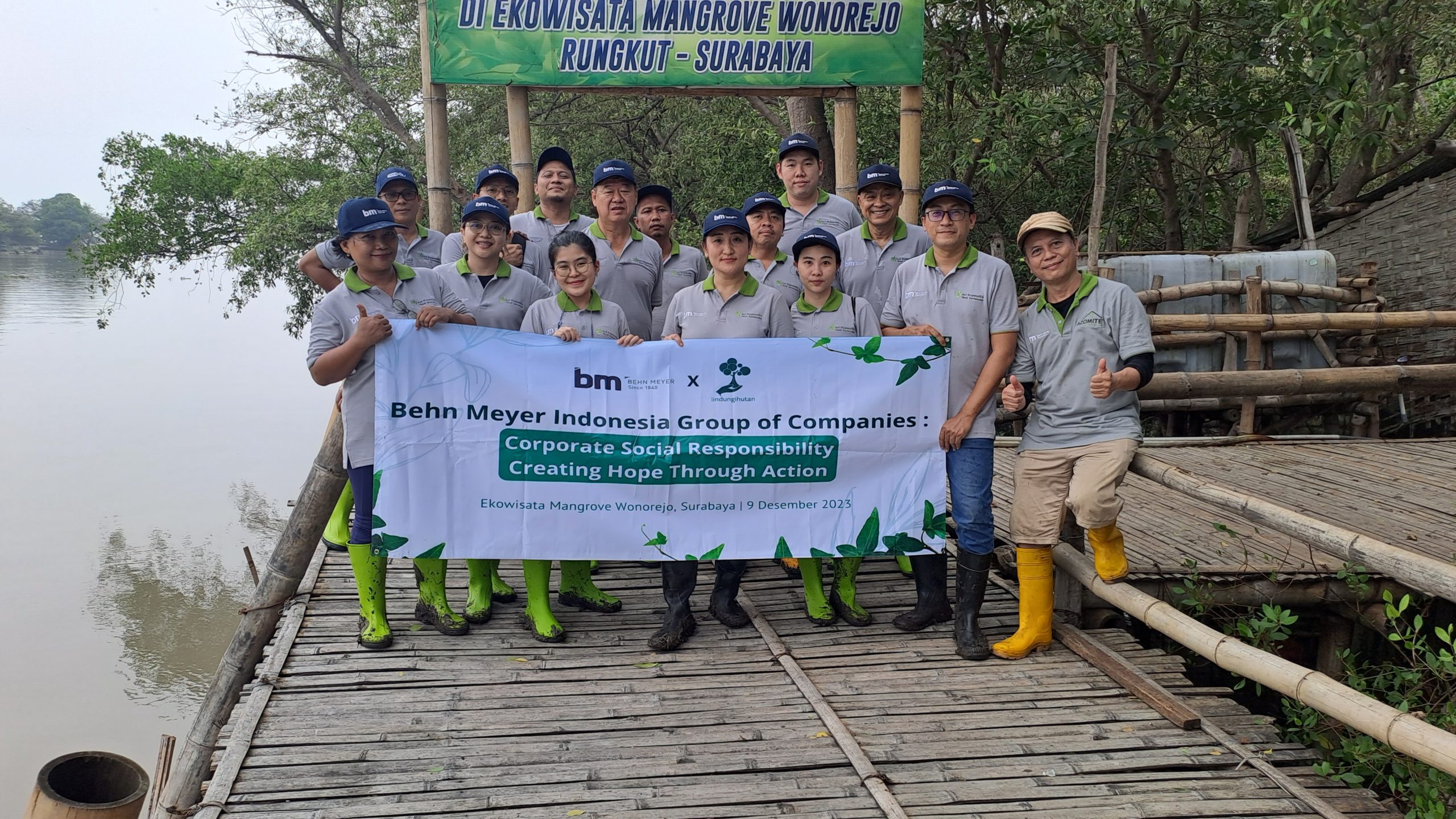 Behn Meyer Chemicals Indonesia Tanam 1.000 Bibit Mangrove di Surabaya untuk Mencapai Netralitas Karbon 2040