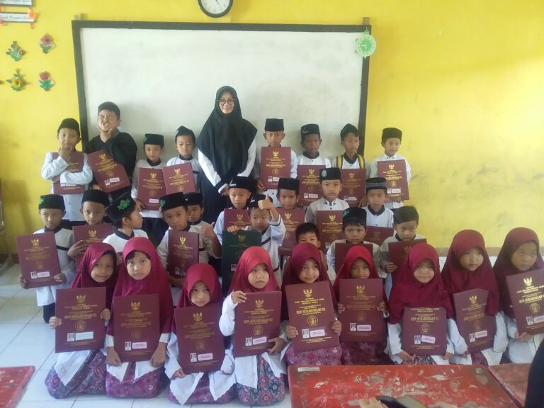 Kurikulum Merdeka, Rangking Kelas Ditiadakan pada Raport Semester Ganjil 2023 SDN SukaBungah 01 Bojongmangu