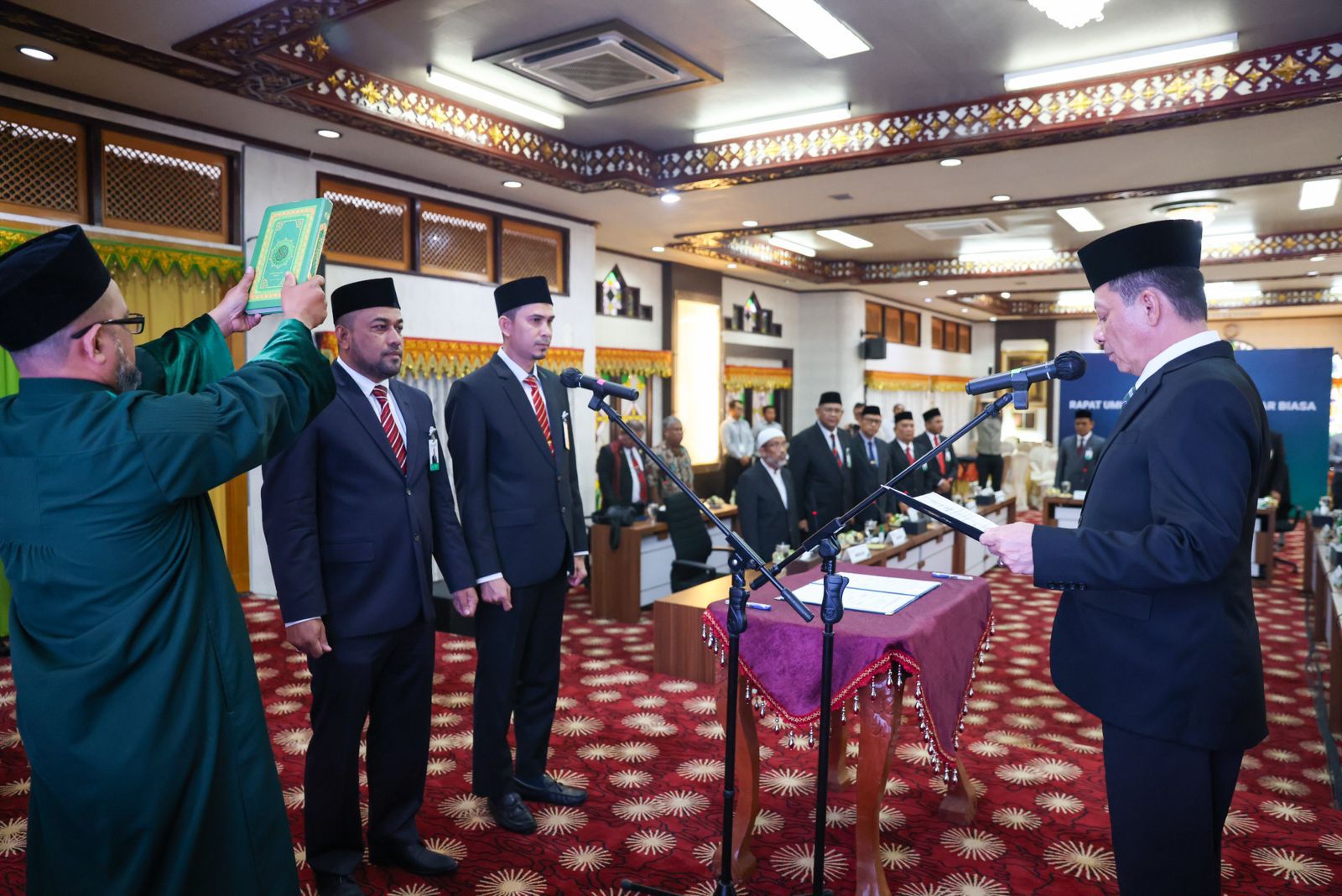 PJ Gubernur Aceh Lantik Dua Direksi Bnk Aceh Di Pendopo Gubernur
