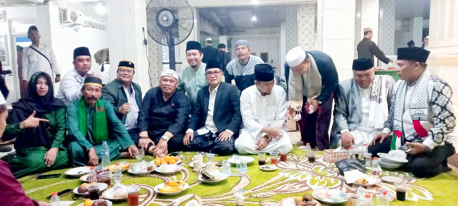 Momen Maulid Nabi SAW, Cut Herlina Disambut meriah oleh Para Santri di Pondok Pesantren Dorajatul Ashfad Karang Bahagia Bekasi