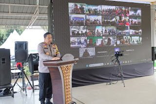 Kapolda Aceh Bersama Penjabat Forkopimda Menghadiri Acara Bakti Sosial Di Lapangan Blang Padang