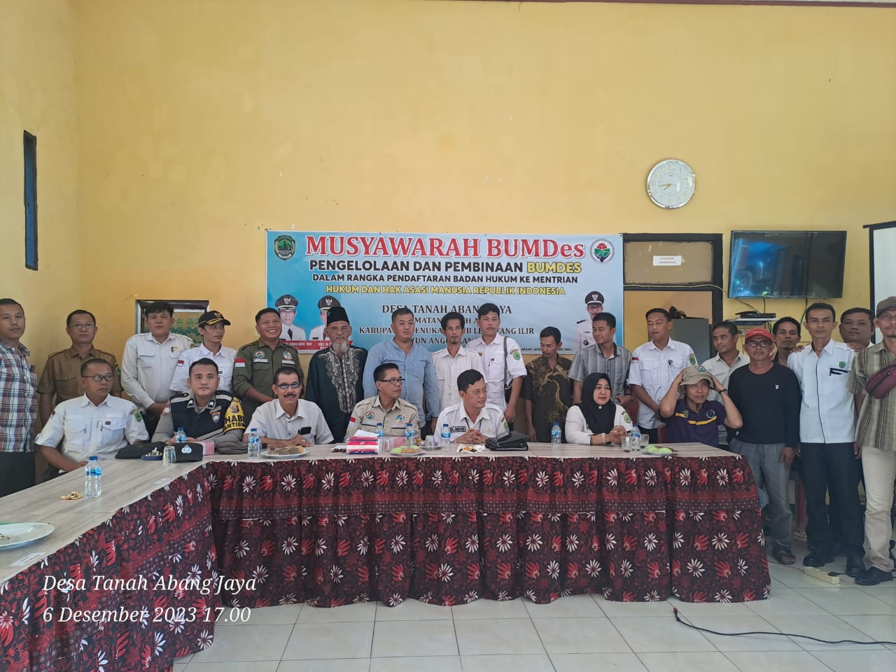 Polres PALI Hadiri Musyawarah BUMDES Di Kantor Desa Tanah Abang Jaya