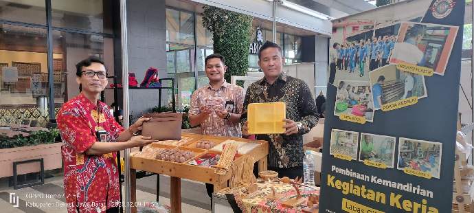 Lapas Kelas II A Cikarang Buka Stand Pameran UMKM Bekasi di Living Plaza, Perkenalkan Produk Hasil Binaan