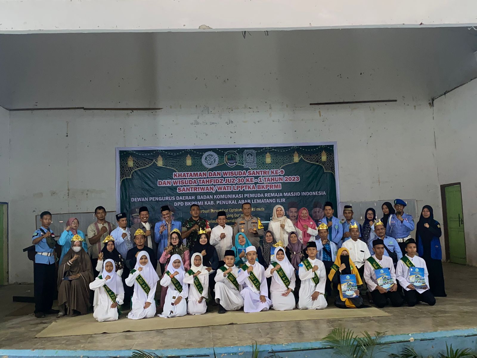 Polres PALI Hadiri Pelantikan Wisuda Santri Ke-9 LPPTKA BKPRMI PALI Tahun 2023.