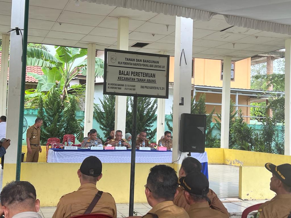 Polsek Tanah Abang Hadiri Pelaksanaan Lelang Lebak Lebung Sungai di Kecamatan Tanah Abang PALI