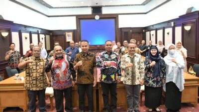 Pemdaprov Jabar – Pemda Kabupaten Jayapura Tandatangani MoU