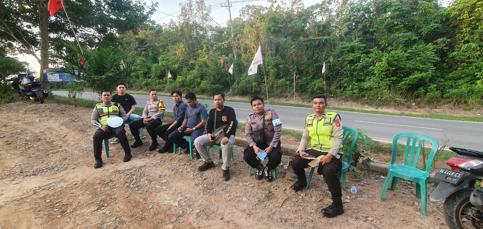 Personil Polres PALI Lakukan Pengamanan Kegiatan Natal di GBI Kecamatan Talang Ubi PALI