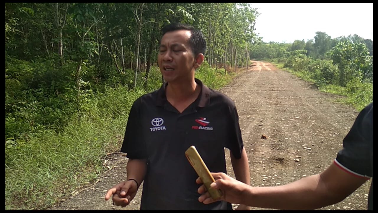 Sapikal Usman Mempertayakan Proyek Peningkatan Jalan Lingkar Desa Tempirai Selatan