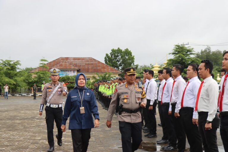 Kapolres PALI AKBP Khairu Nasrudin, S.I.K, M.H Laksanakan Apel gelar Pasukan Menyambut Operasi Lilin